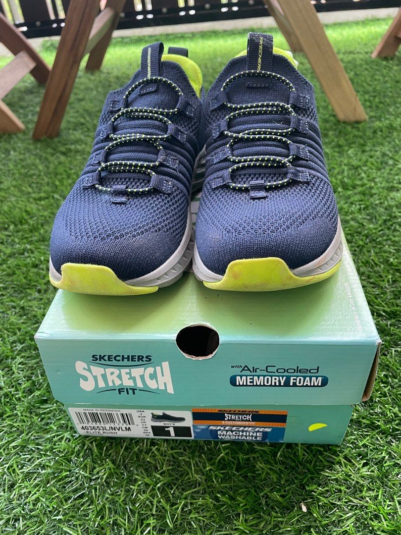 Skechers men's deals stretch fit