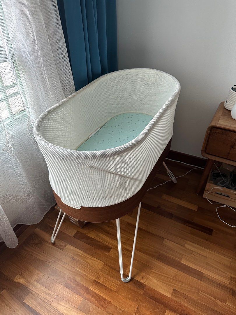 Used discount snoo bassinet
