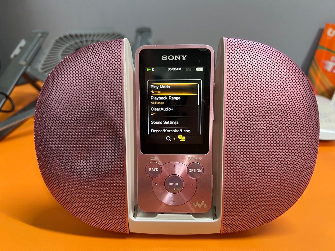 Sony NW-S784 8GB Light Pink ,with speaker set,Ori Japan set, Audio,  Portable Music Players on Carousell