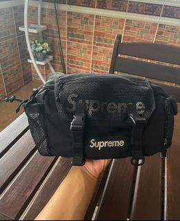 Supreme backpack ss19, 男裝, 袋, 背包- Carousell