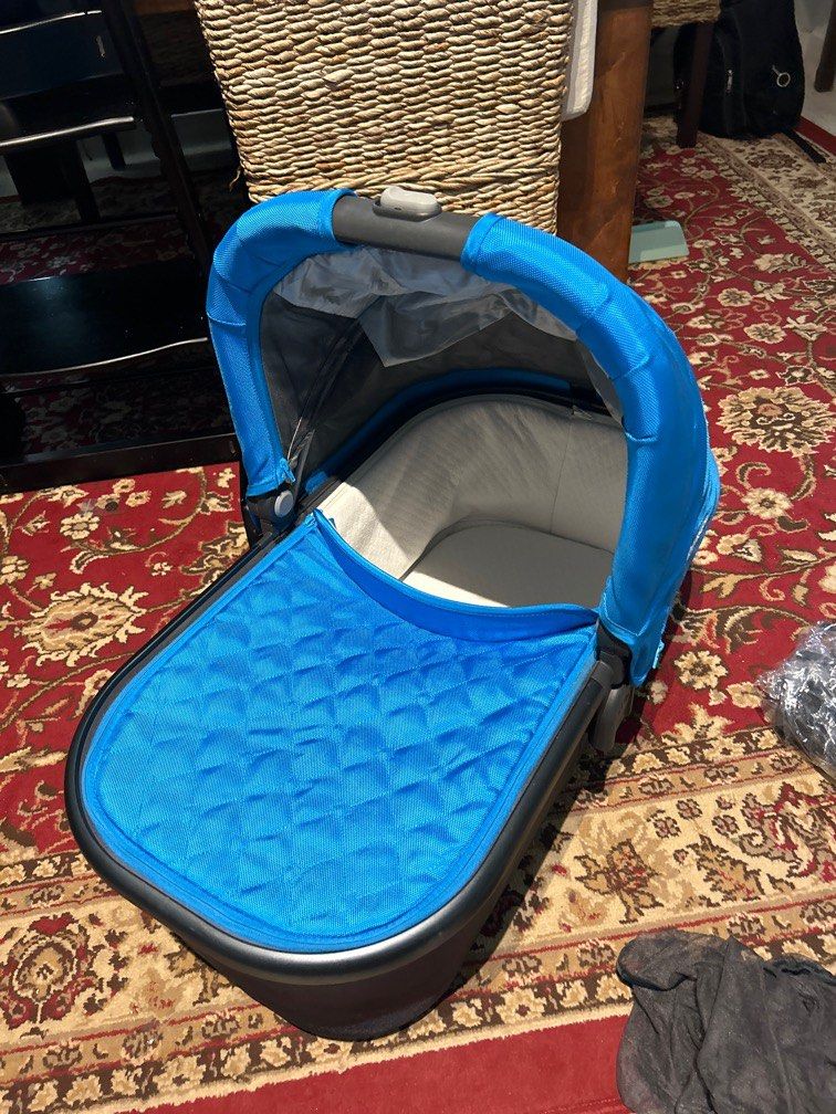 Uppababy bassinet sales on floor