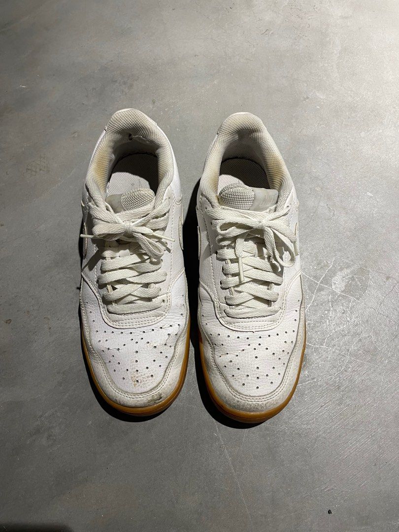 White nike shoes with gum soles outlet