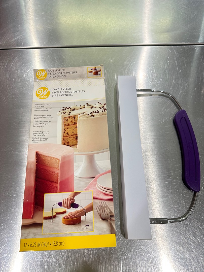 Wilton Adjustable Cake Leveler, Furniture & Home Living, Kitchenware