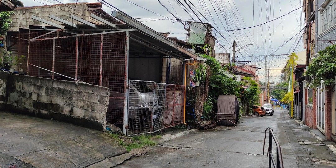161sqm Lot for Sale with Structures to Demolish Pembo Makati City