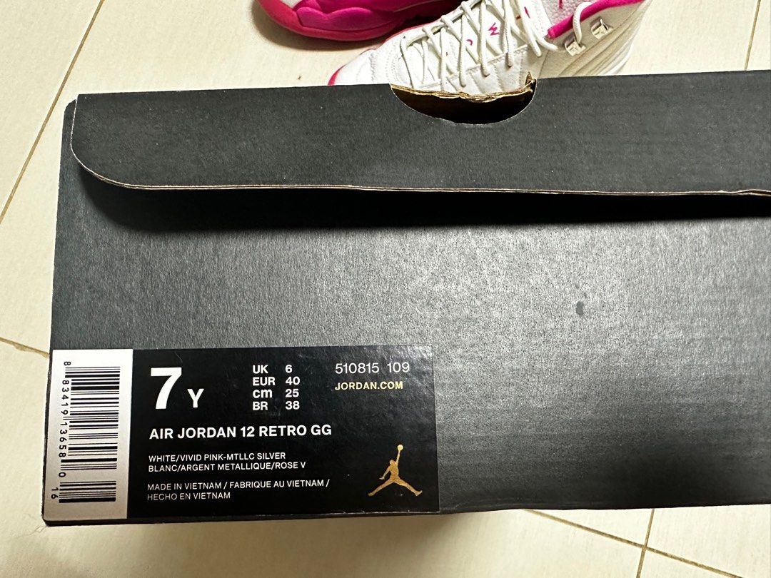 Air jordan 12 retro size 7 sales