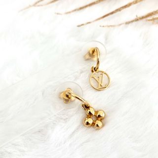 Louis Vuitton Sweet Monogram Hoop Earrings, Women's Fashion, Jewelry &  Organisers, Earrings on Carousell