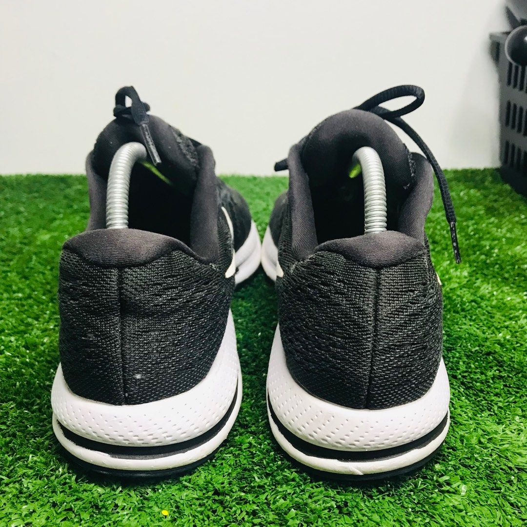 Nike vomero 12 vs adidas ultra boost 2025