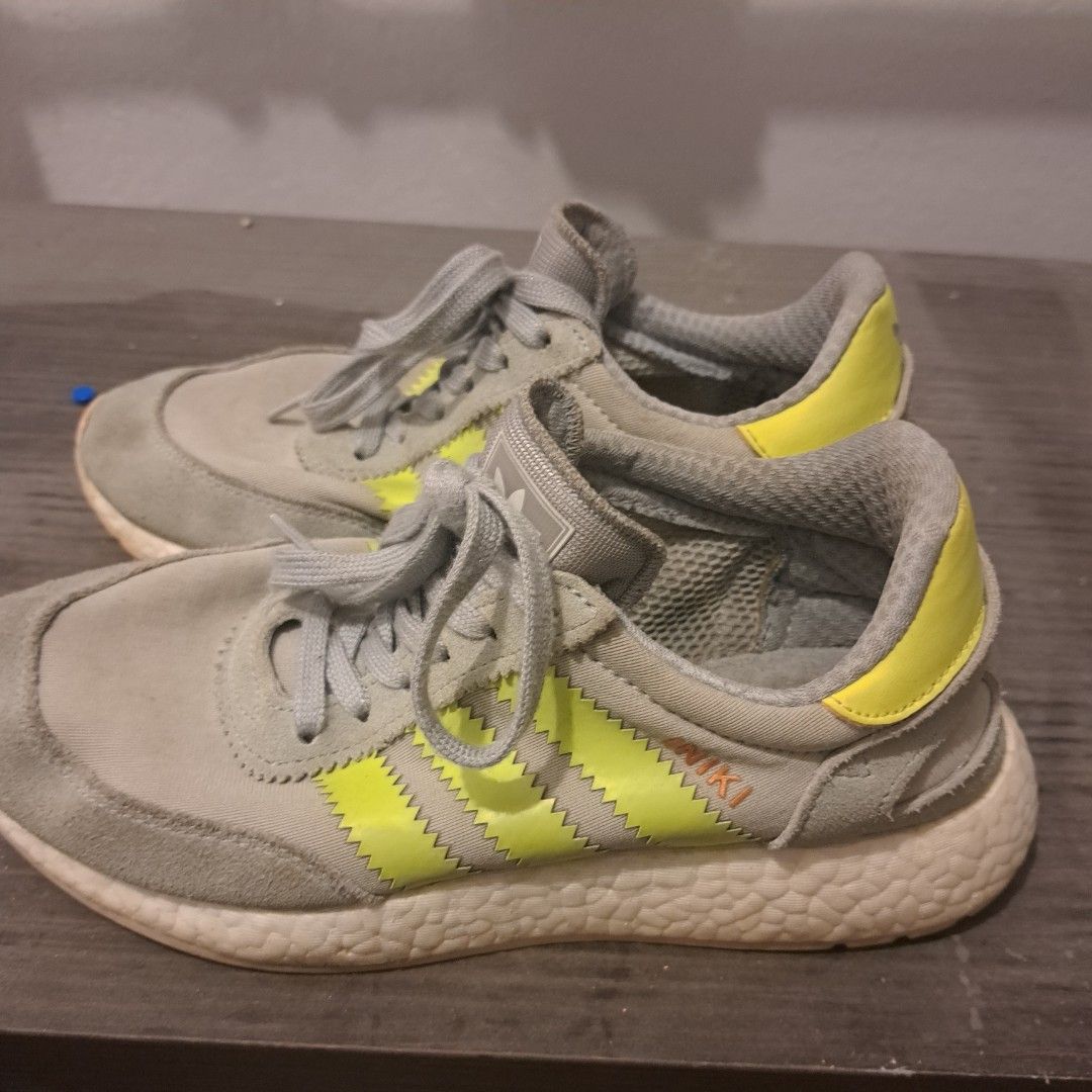 White adidas sneakers clearance ladies