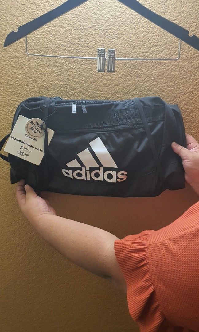 Adidas Defender IV Small Duffel Bag – Deportes Salazar