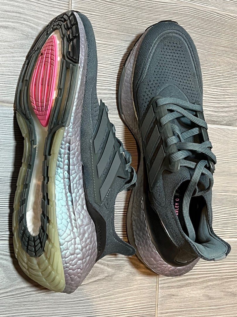 Ultra boost 2025 sale uk black