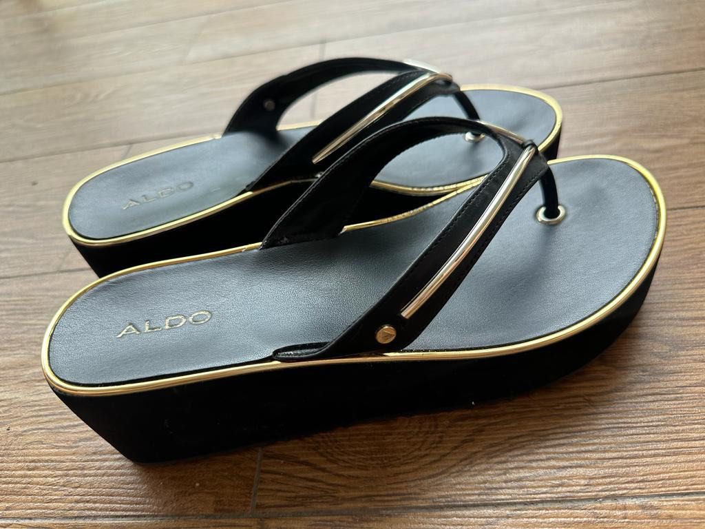 Aldo cheap black wedges