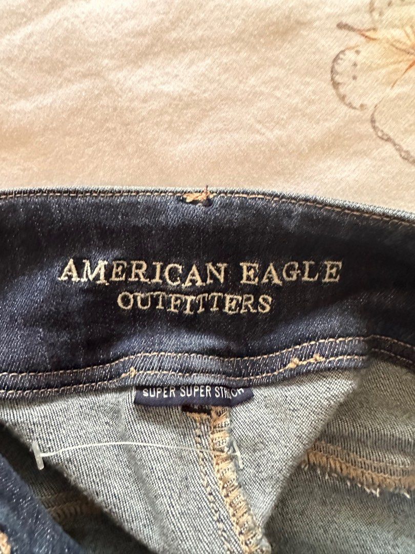 american eagle super hi-rise leggings, Women's Fashion, Bottoms, Jeans &  Leggings on Carousell