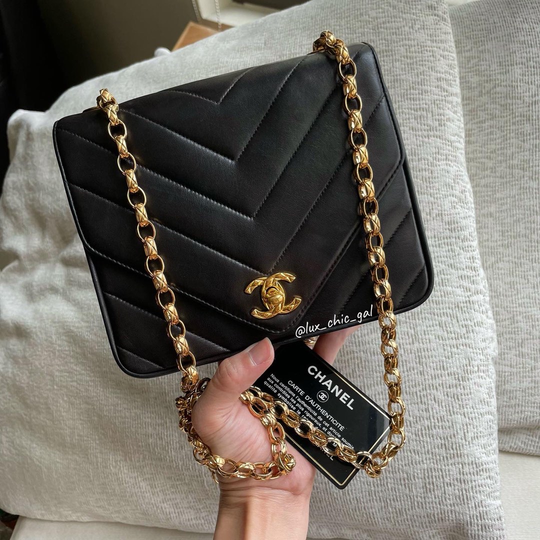 Vintage Chevron Quilted Pearl CC Mini Flap Bag, Chanel (Lot 3184 - March  Estate Jewelry & Sterling SilverMar 18, 2021, 10:00am)