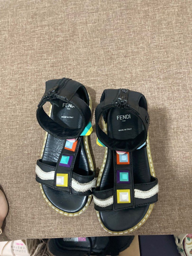 Fendi online girls sandals