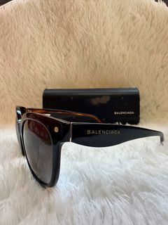 💥DISCOUNTED💥BALENCIAGA SPELL OUT OVERSIZED SUNGLASSES