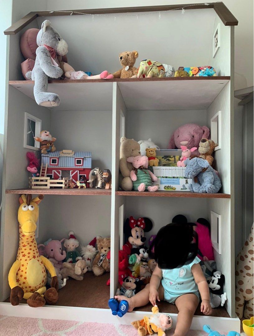 Life size shop toy house