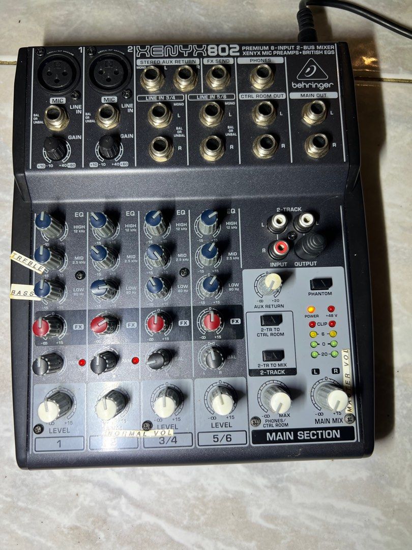 behringer xenyx 802 mixer, Hobbies & Toys, Music & Media, Musical