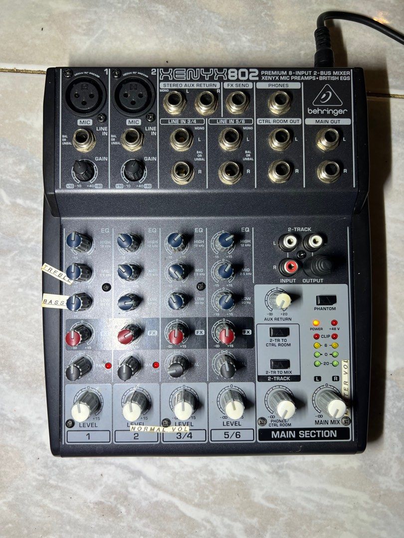 behringer xenyx 802 mixer, Hobbies & Toys, Music & Media, Musical