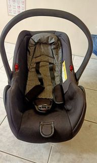 Black baby carseat