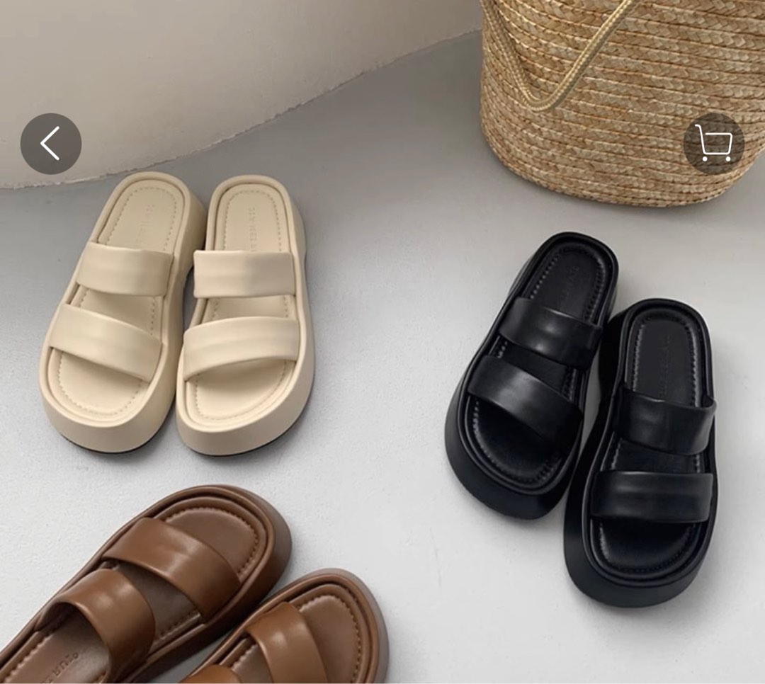 BNWT WHITE SANDALS SIZE 39 Women s Fashion Footwear Flats on