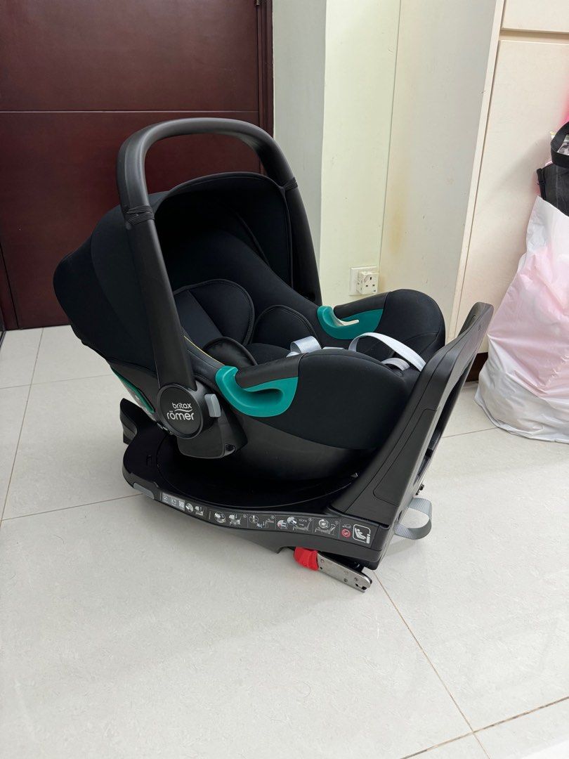 Britax Roemer Baby-Safe 3 i-Size 嬰兒提籃及底座套裝(初生至15個月