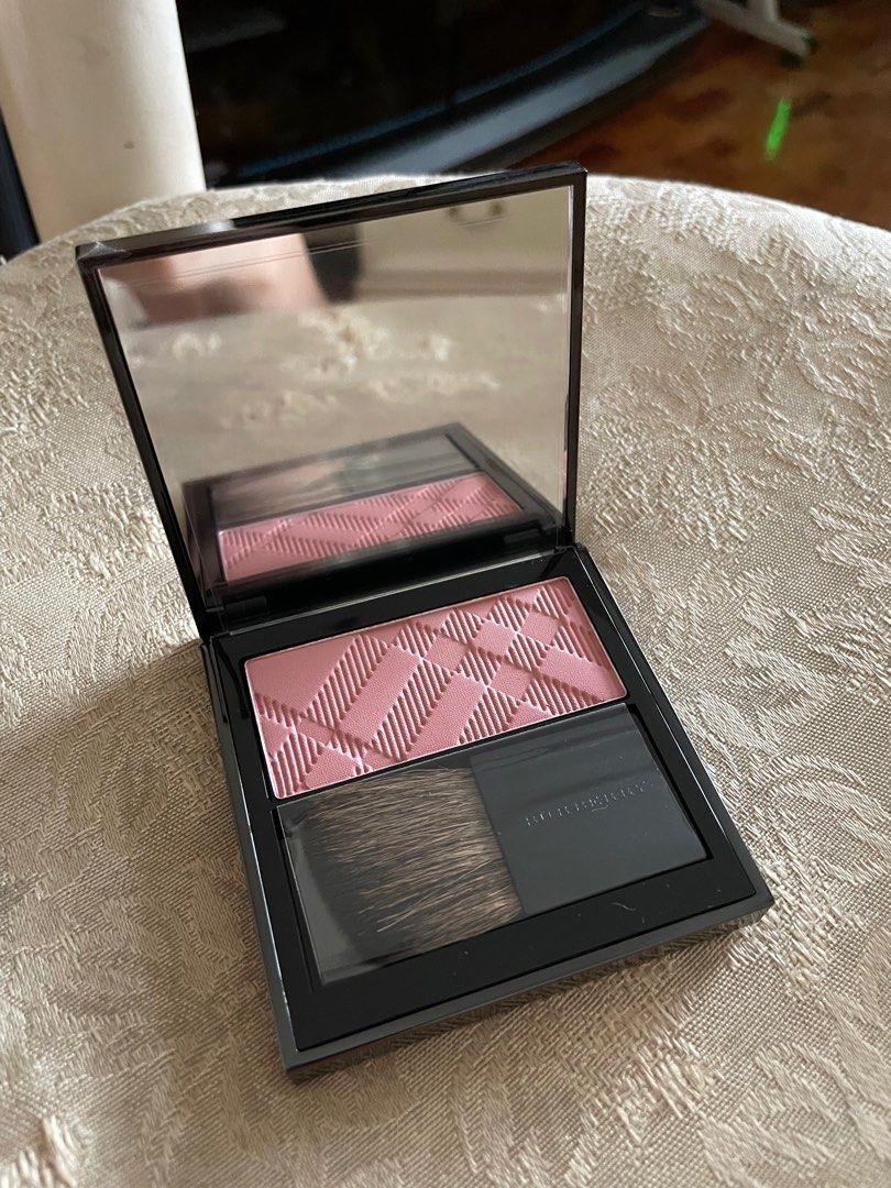 Burberry cameo blush store