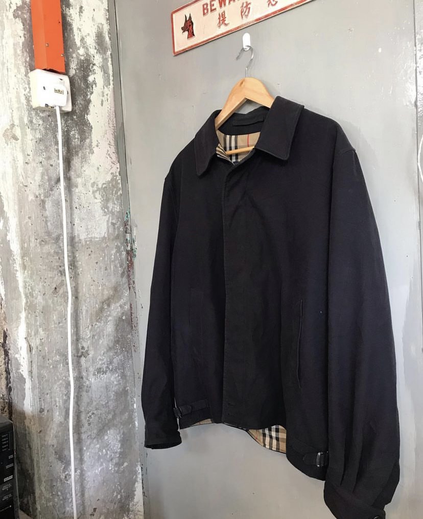 Burberry harrington jacket black top