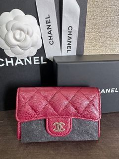 Shop CHANEL 2022-23FW Phone Holder with Chain (AP2916 B05052 10601
