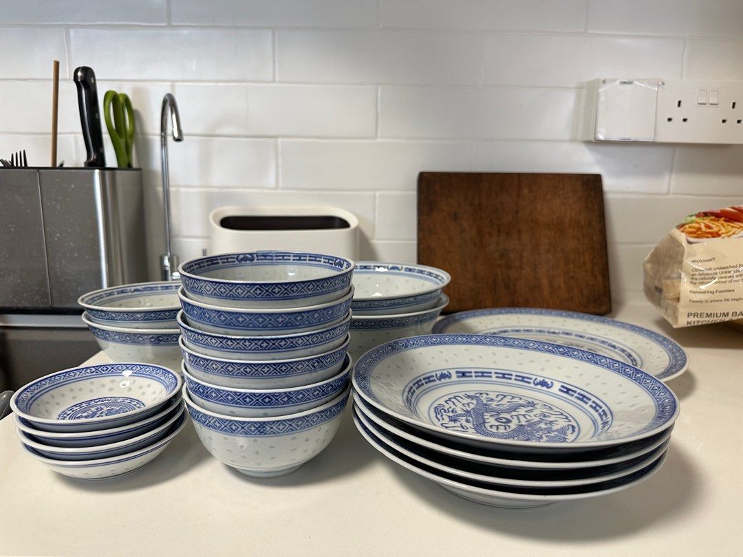 Chinese plates and bowls set