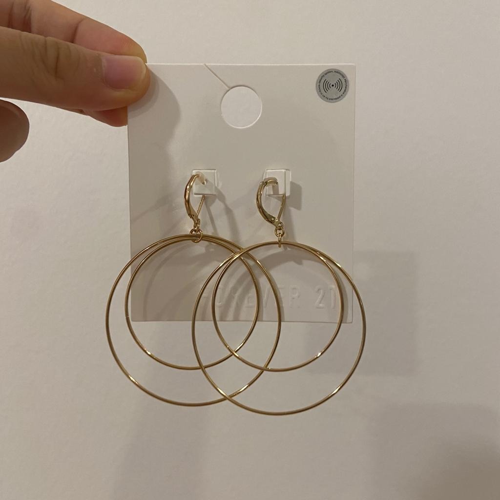 Gold circle discount hoop earrings