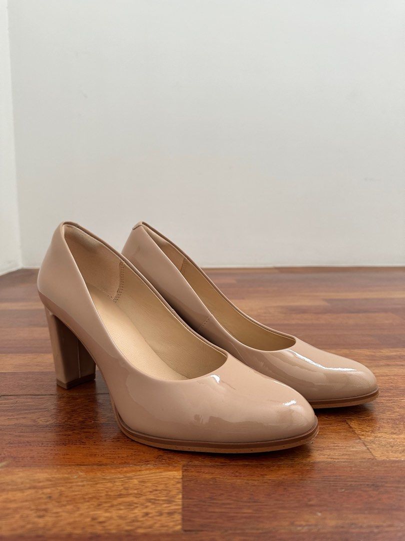 Clarks on sale nude pumps