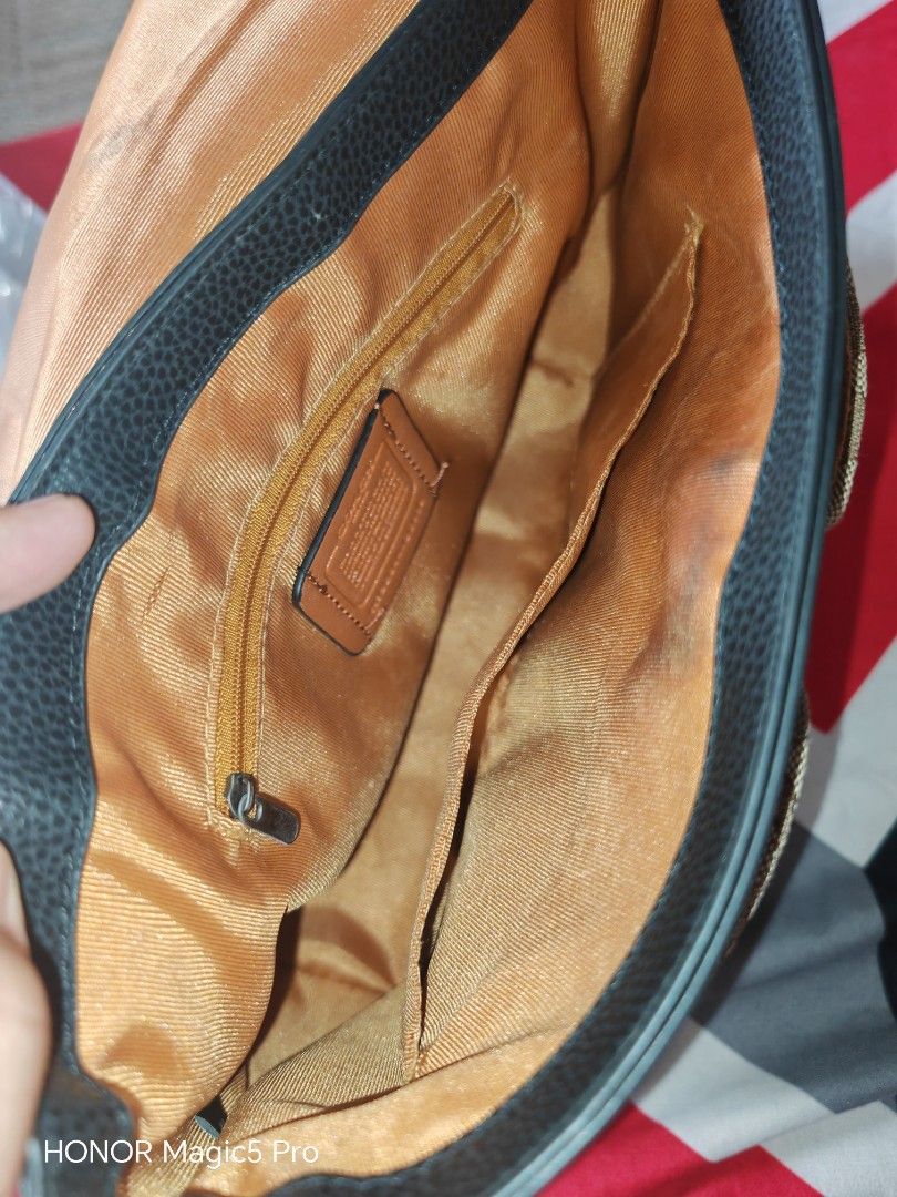 Coach Spring bag sling bag (Category: Sling Bags) located in Manila. Submitted by simonchkies (Listing ID 1261197626, Image 3). Description: Selling this Coach Sling bag. has some lints at the back. with dustbag and plastic. Actual pics posted. Meetups at SM Clark. Slightly negotiable. LBC COP pwede. pero payment first sa bag, shipping will be shouldered by the buyer. check my feedbacks for your peace of mind..