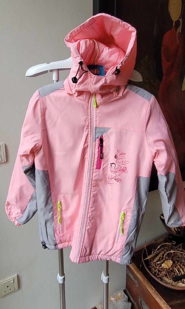 Lightweight Coat (Category: Babies & Kids Fashion) located in Singapore. Submitted by nippy (Listing ID 1261237255, Image 1). Description: Water resistant outer Super soft fleece lining Removable hood Unique feature: Adjustable Drawstring hem to keep the wind out Suitable for aircondioned room or autumn climate. Pls check measurements here! :) Length 25" Sleeve 21.5" Chest 18" Would also fit a petite lady..