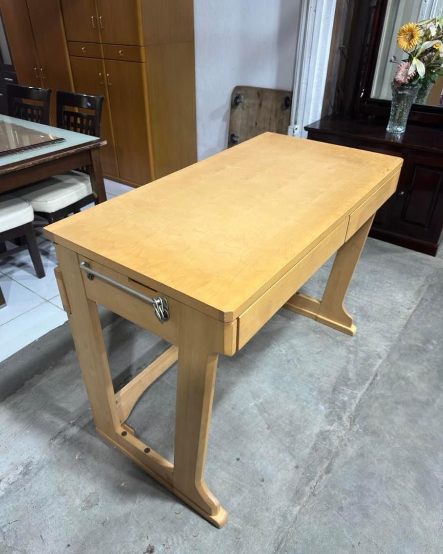 Computer table japan surplus (Category: Tables & Sets) located in Manila. Submitted by Hezcki (Listing ID 1261317332, Image 1). Description: .