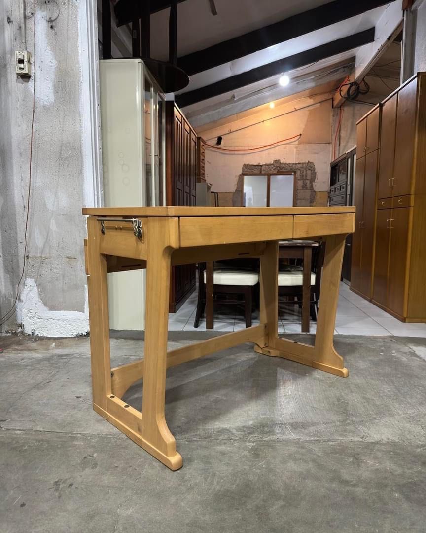 Computer table japan surplus (Category: Tables & Sets) located in Manila. Submitted by Hezcki (Listing ID 1261317332, Image 2). Description: .