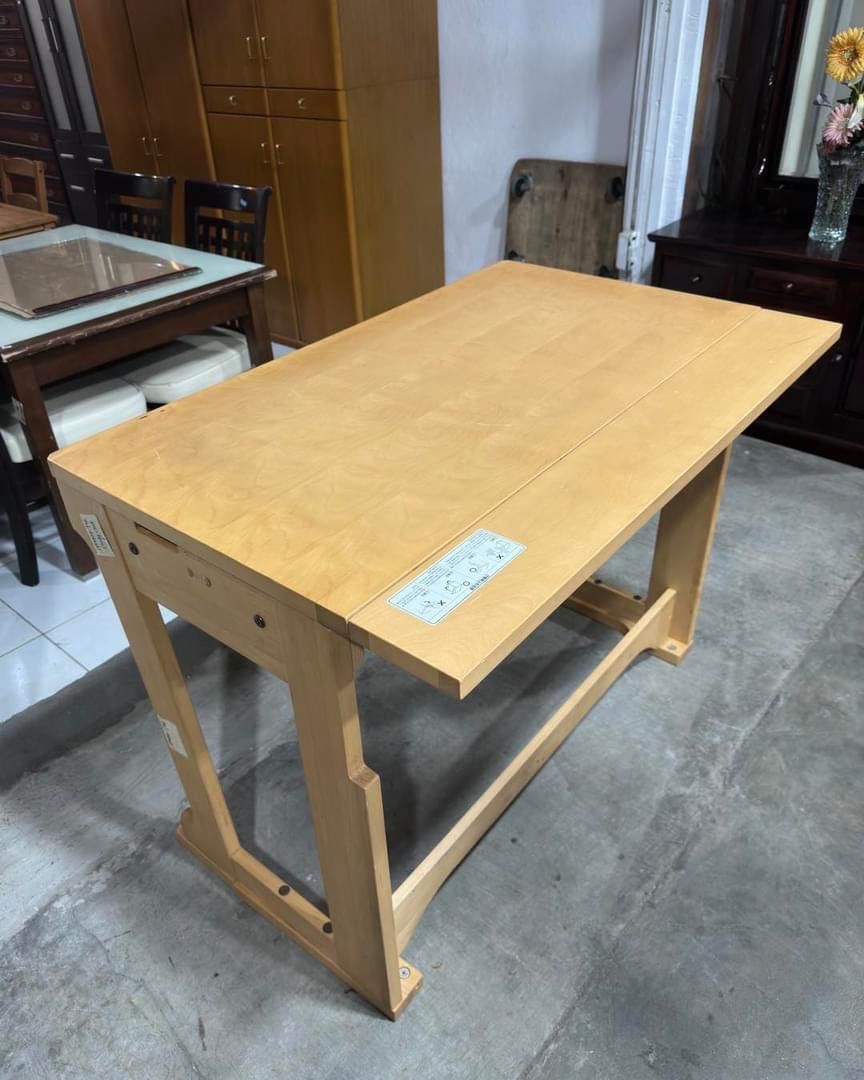 Computer table japan surplus (Category: Tables & Sets) located in Manila. Submitted by Hezcki (Listing ID 1261317332, Image 3). Description: .