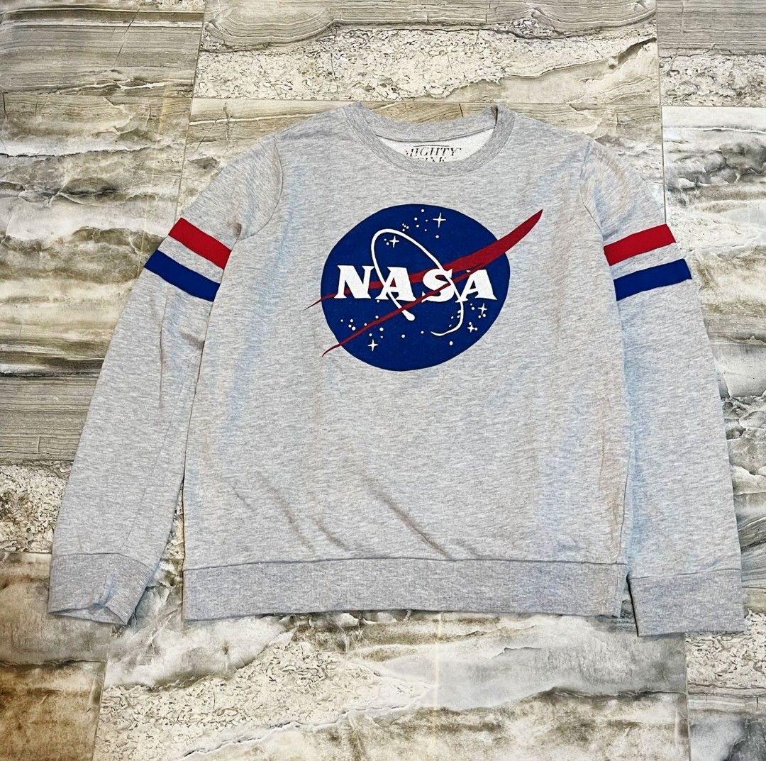 Crewneck mighty fine nasa Fesyen Pria Pakaian Atasan di Carousell