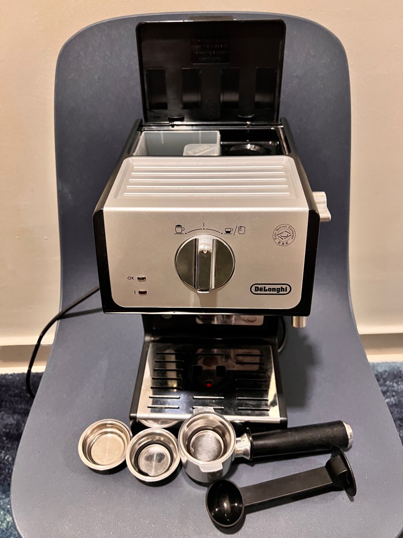 DeLonghi Espresso Machine ECP33.21, TV & Home Appliances, Kitchen