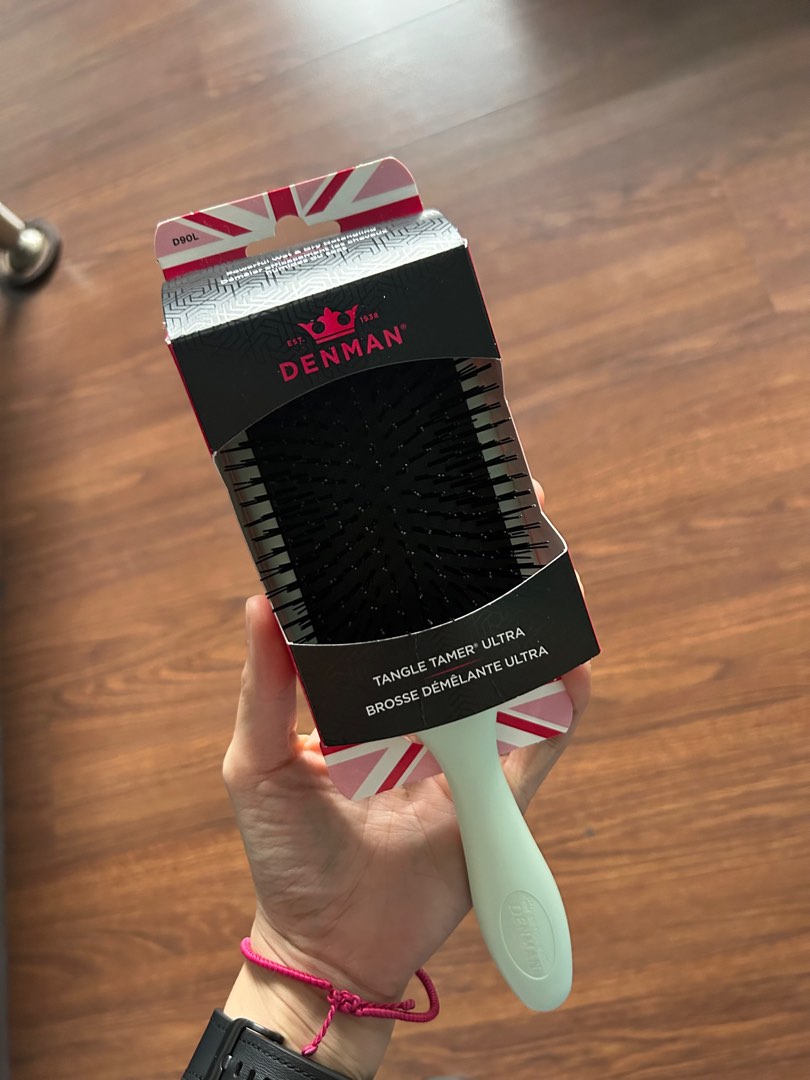 Denman detangler brush, Beauty & Personal Care, Hair on Carousell