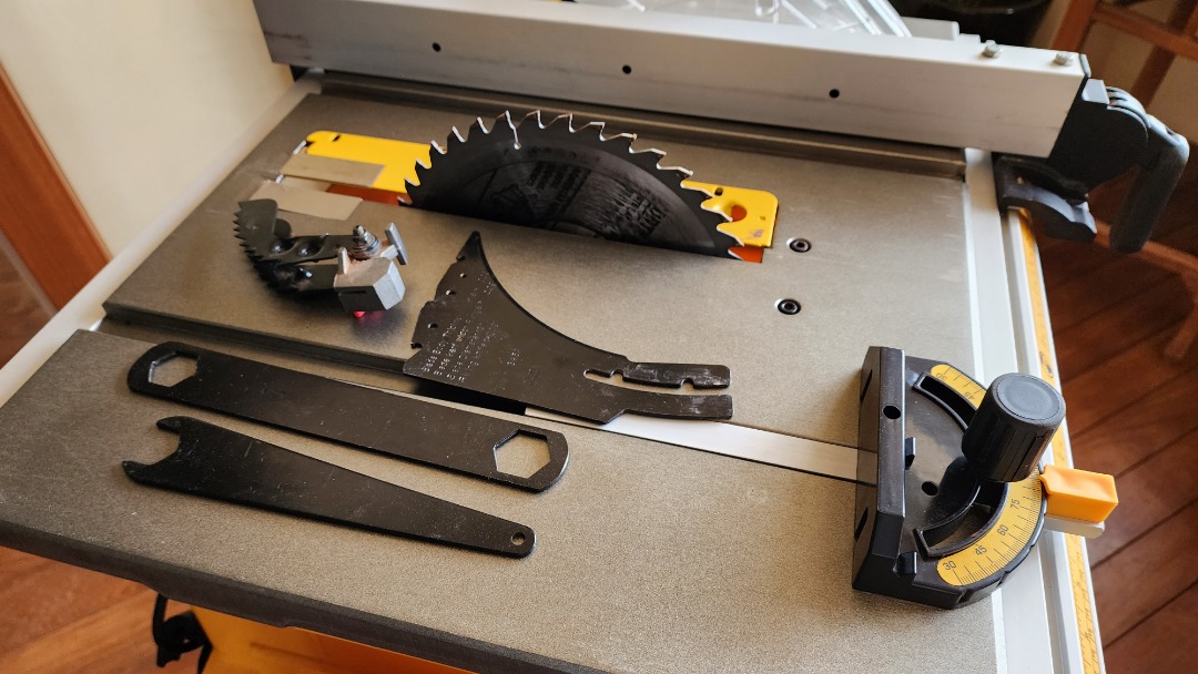 Dewalt Table Saw Model DWE 7470 B1 Furniture Home Living Home