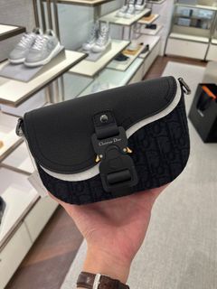 dior saddle pouch with strap