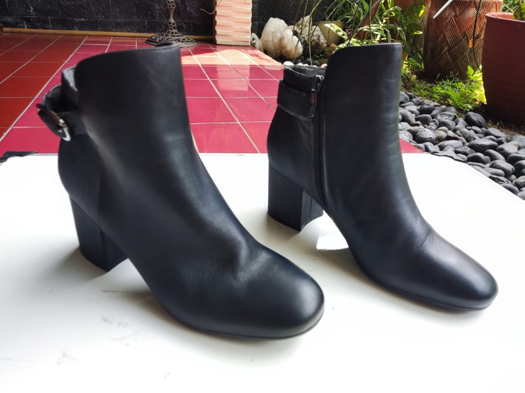 Easy spirit beehive booties cheap