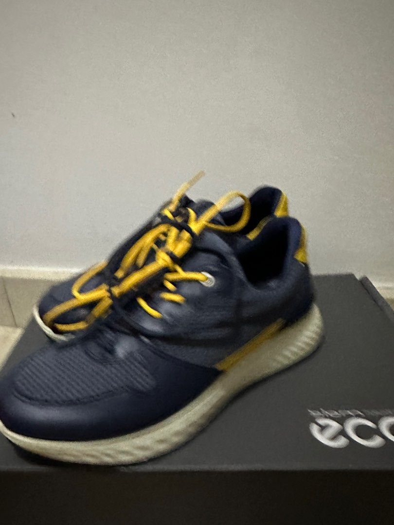 Ecco sneakers size 40 Men s Fashion Footwear Sneakers on Carousell