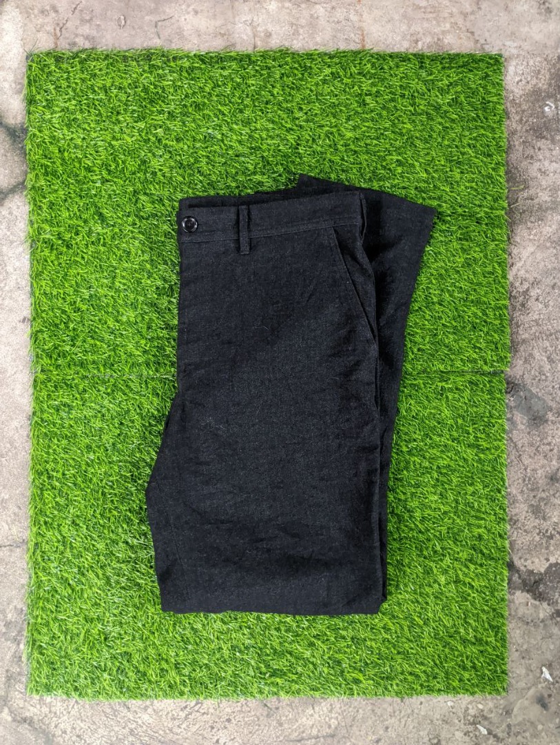 GU by Uniqlo Herringbone Wool Ankle Pants (black), Men's Fashion ...