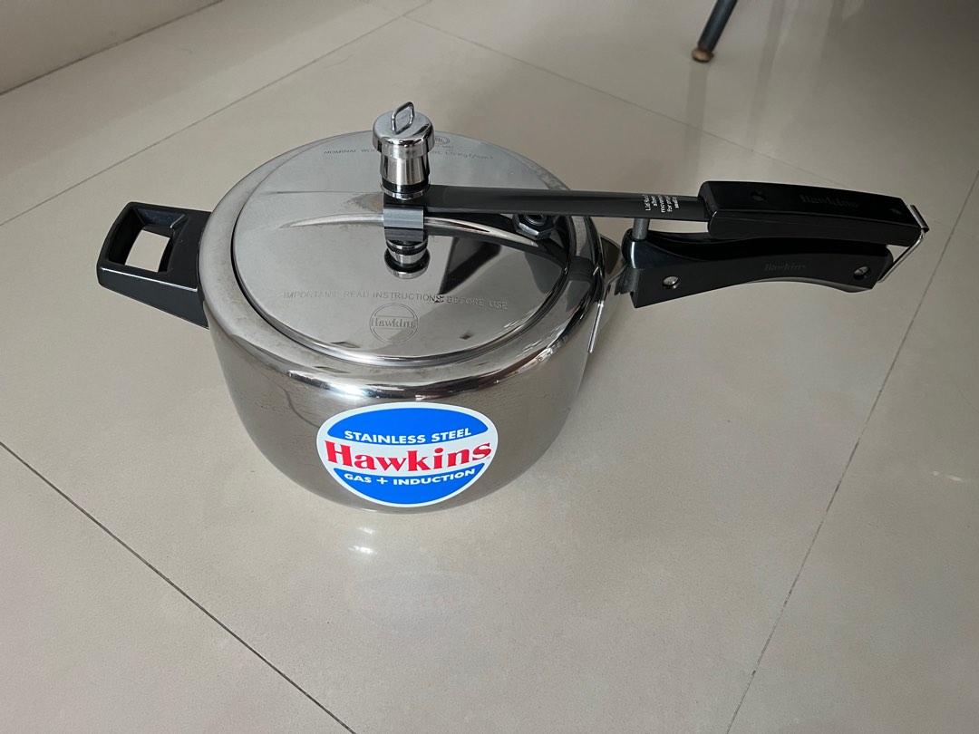 Hawkins pressure cooker (4L), Furniture & Home Living, Kitchenware