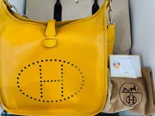 🆕 AUTHENTIC HERMES EVELYNE PM ETOUPE CLEMENCE IN GOLD HARDWARE, Luxury,  Bags & Wallets on Carousell