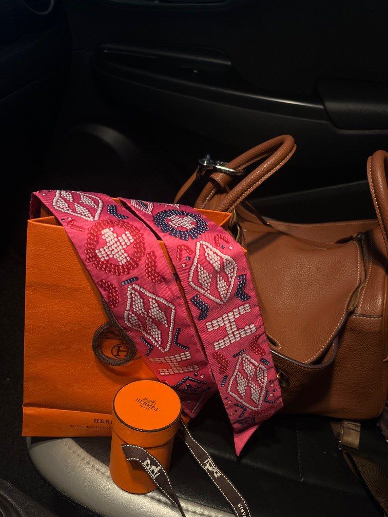 Hermes Twilly (Category: Luxury Accessories) located in Manila. Submitted by mrcb07 (Listing ID 1261203022, Image 1). Description: Complete.