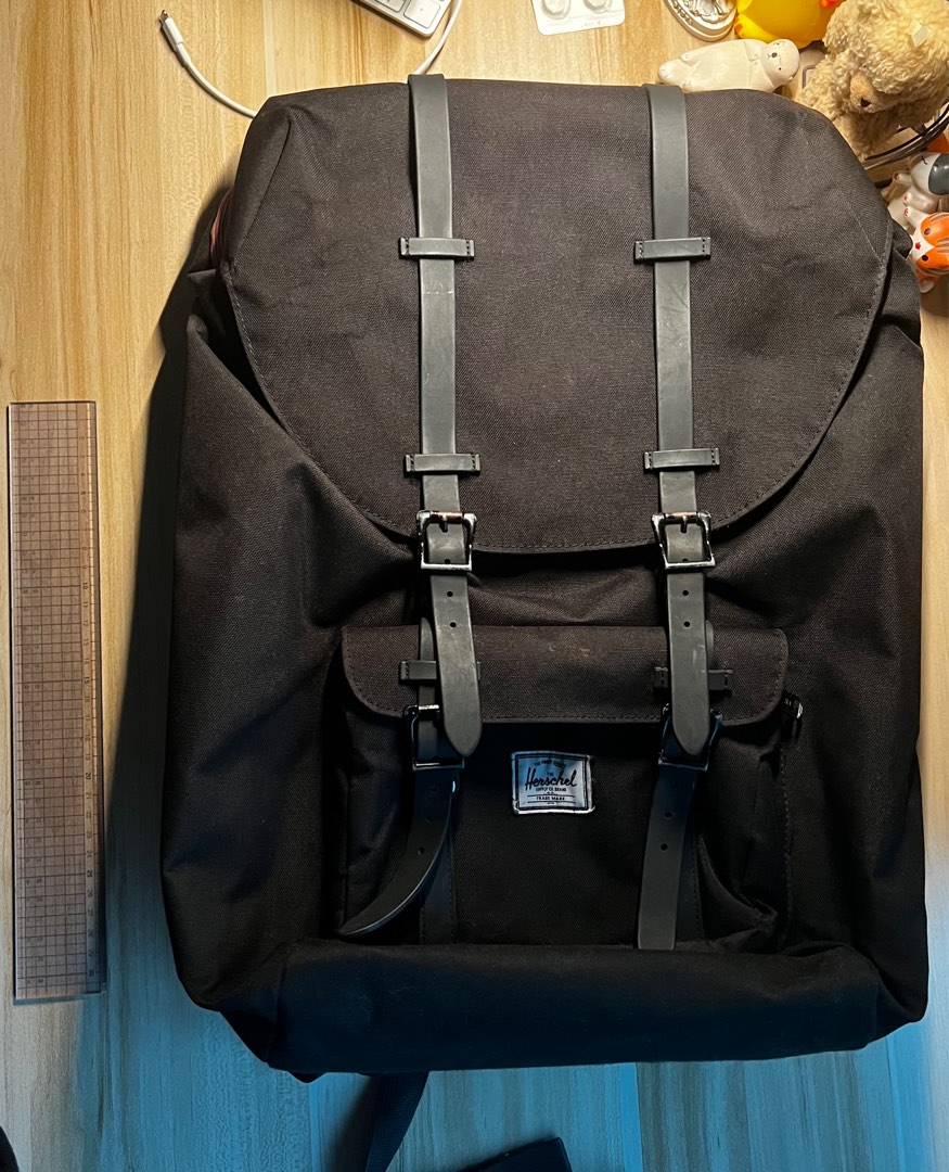 Herschel 25L clasp bag black crosshatch, Men's Fashion, Bags
