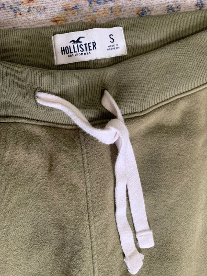 Hollister Joggers Pants, Men's Fashion, Bottoms, Joggers on Carousell