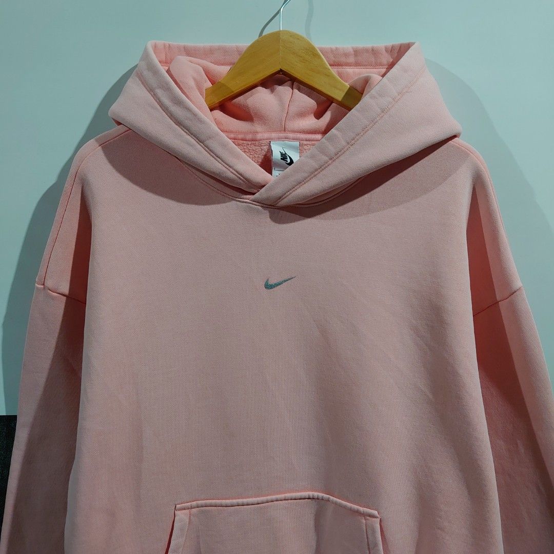 Hoodie Nike x Olivia kim Fesyen Pria Pakaian Atasan di Carousell